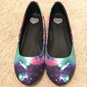 TUK Galaxy Flats NWOT Size 8
